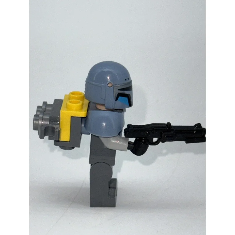 LEGO Star Wars Mandalorian Minifigure Gray Plastic Jetpack Blaster Helmet Armor
